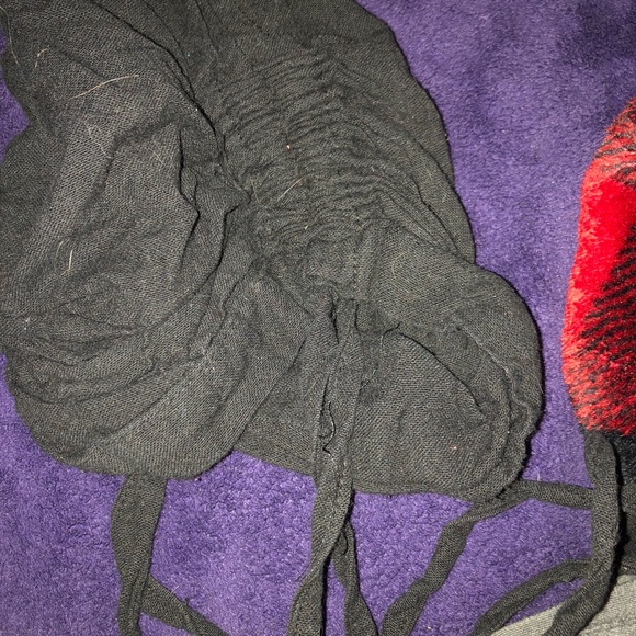 Red bag - cargo capris - Picture 3 of 5